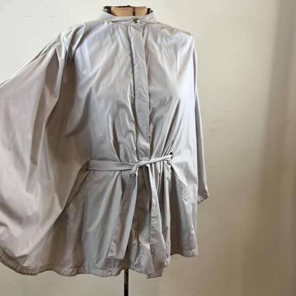 Hyden Yoo New York Batwing TIe Front Nylon Cape Jacket - One Size - Picture 2 of 16